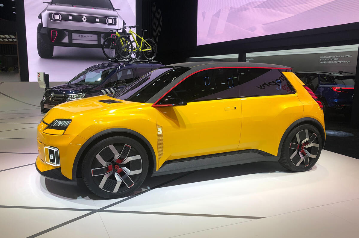 Renault 5 concept 2022 front quarter static Paris motor show Renault 5 concept 2022 front quarter static Paris motor show
