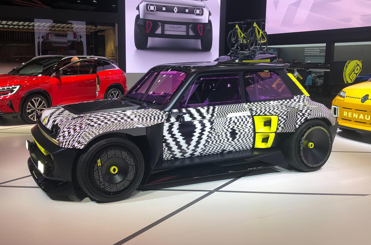 Renault 5 Turbo 3E front quarter static Paris motor show Renault 5 Turbo 3E front quarter static Paris motor show