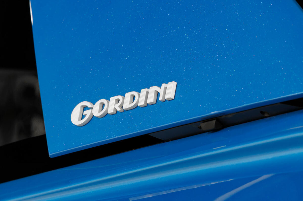 Renault 8 Gordini 2026 9