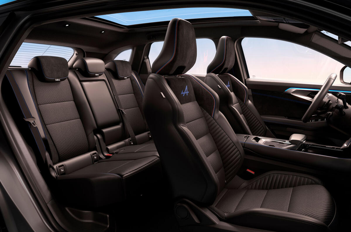 Renault Austral 2025 facelift interior seats Renault Austral 2025 facelift interior seats