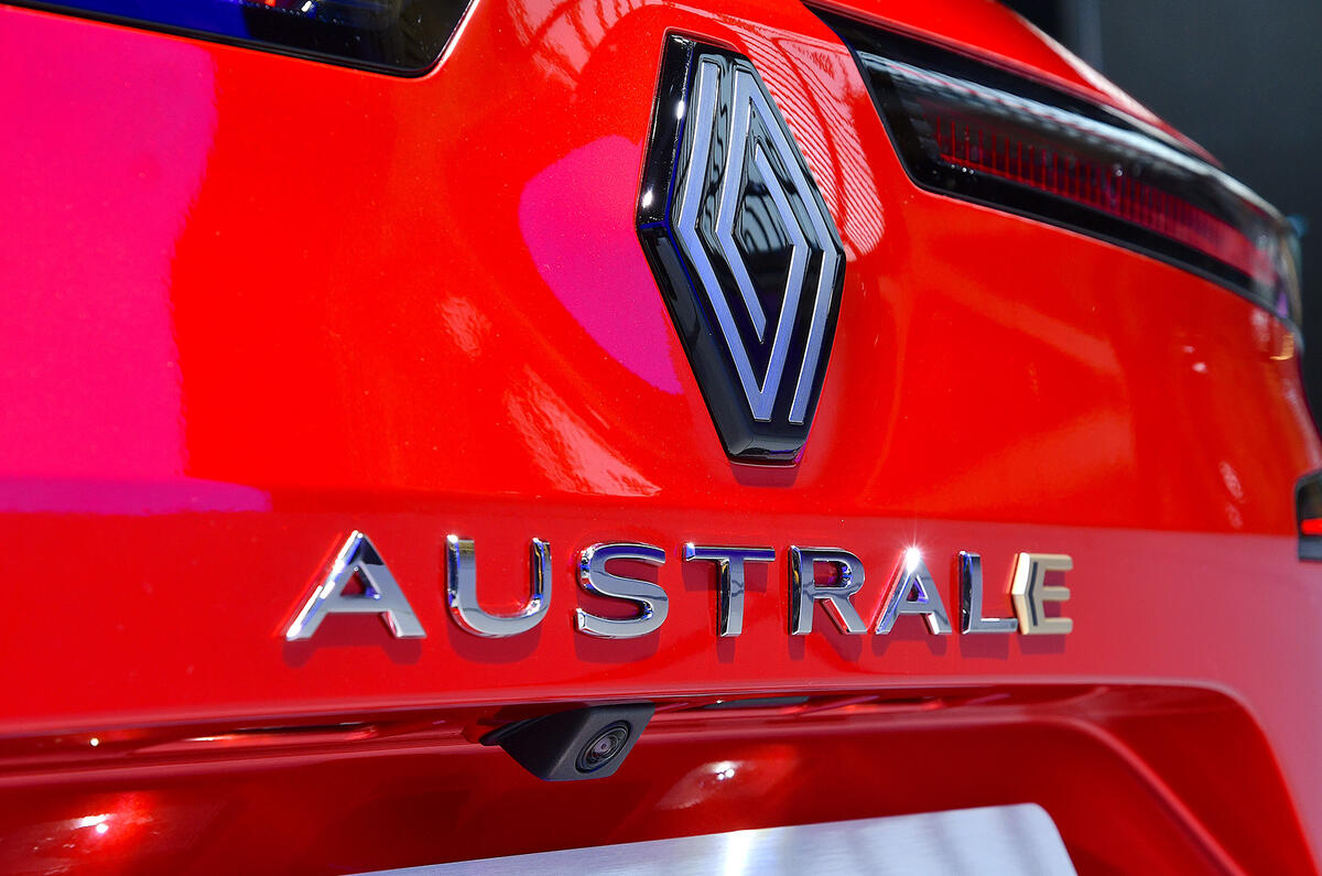 renault austral paris motor show 05 badge renault austral paris motor show 05 badge