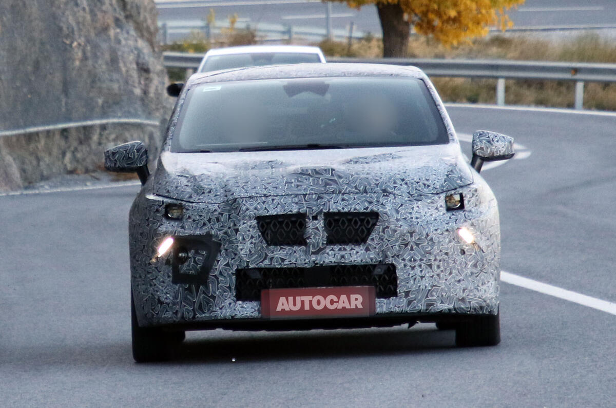 Renault Clio 2026 camo front