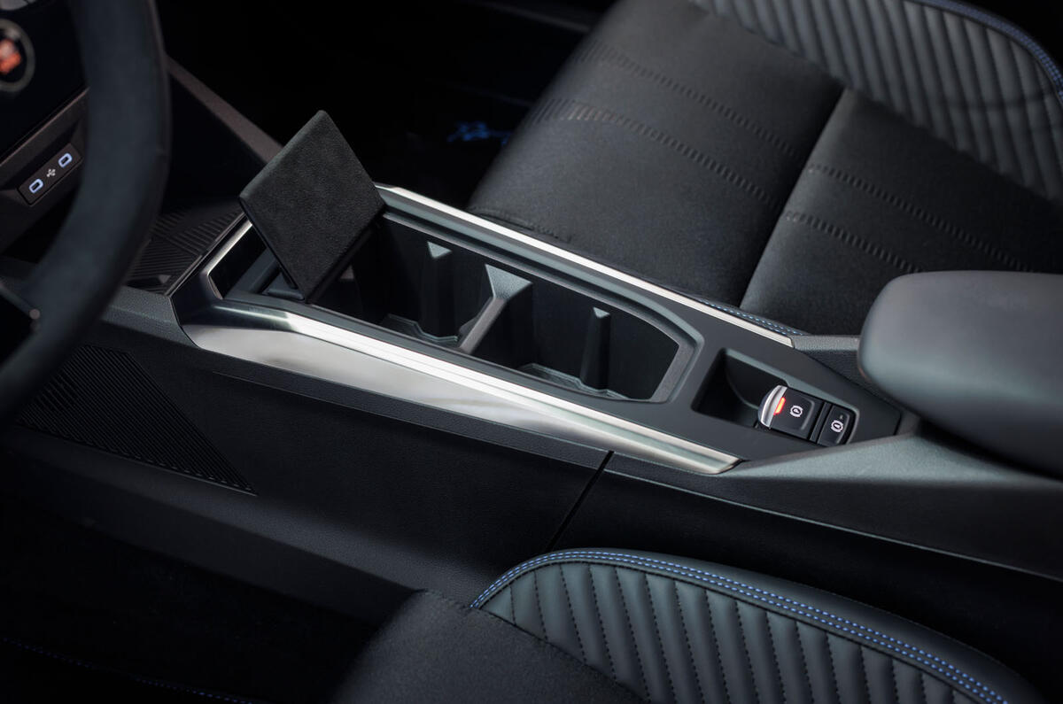 Renault Clio 2027 centre console