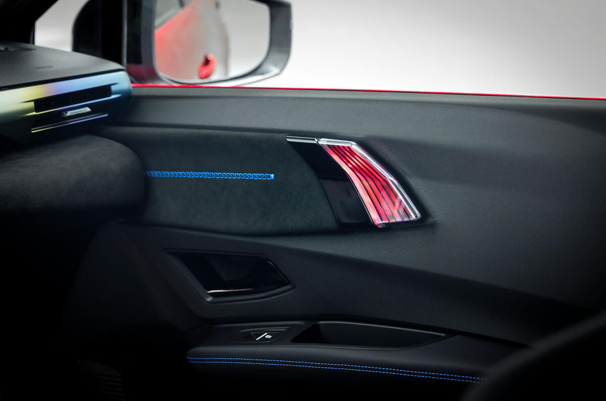 Renault Clio 2027 doorcard lighting