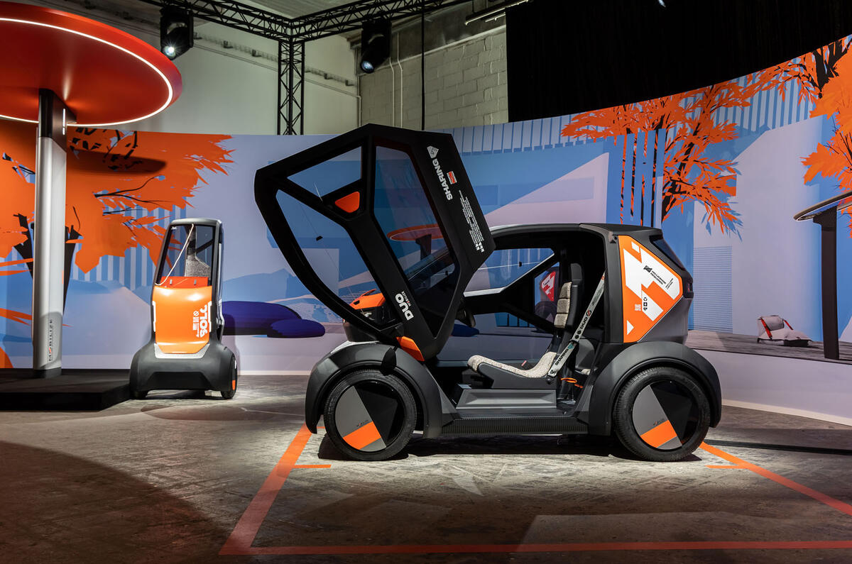 Renault Duo door open