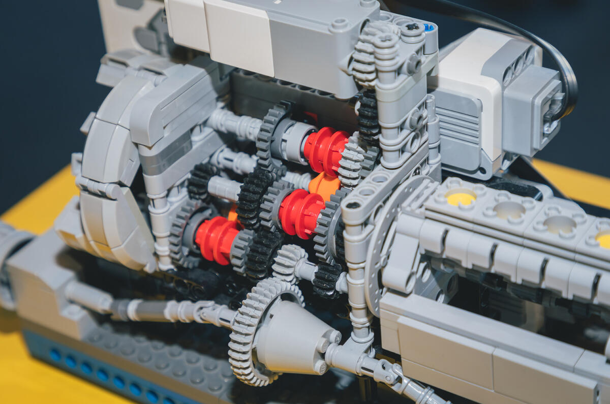 Renault Lego Gearbox Feature 2024   ME 16 Renault Lego Gearbox Feature 2024   ME 16