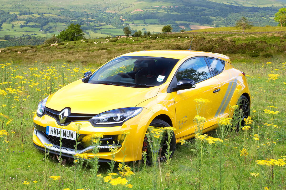 Renault Megane RS front three quarter static Renault Megane RS front three quarter static