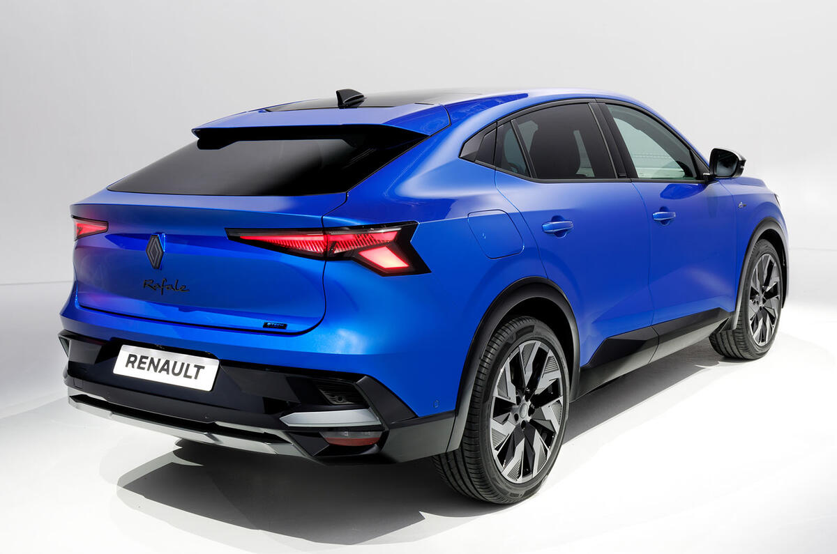 Renault Rafale rear three quarter static 2