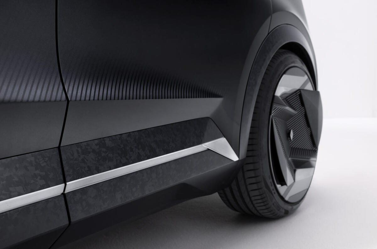Renault Scenic concept carbonfibre side trim Renault Scenic concept carbonfibre side trim