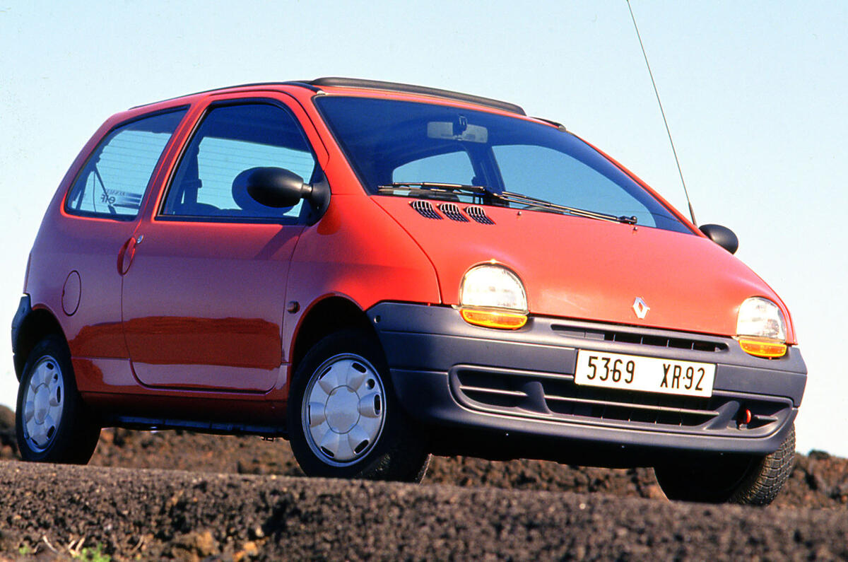 Renault Twingo front three quarter 1