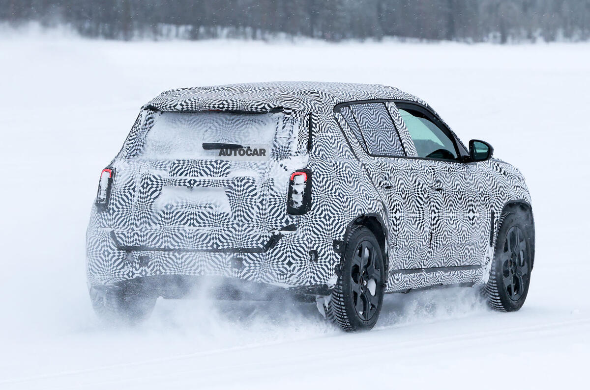 Renault 4 prototype testing on snow 30 Renault 4 prototype testing on snow 30