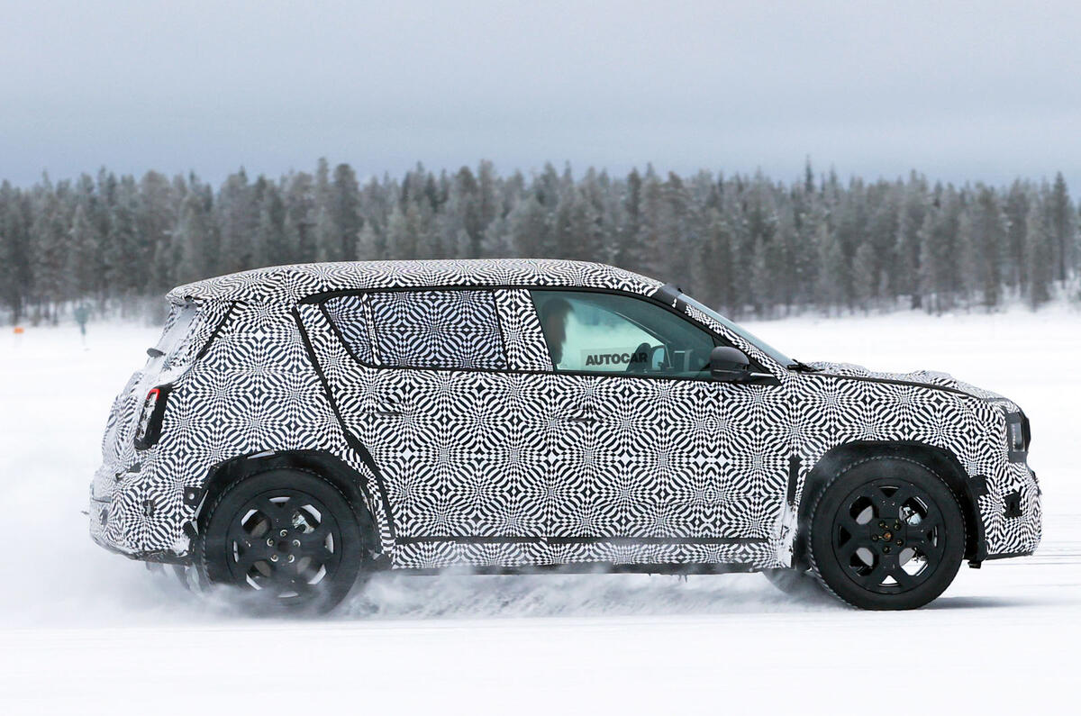 Renault 4 prototype testing on snow 7 Renault 4 prototype testing on snow 7