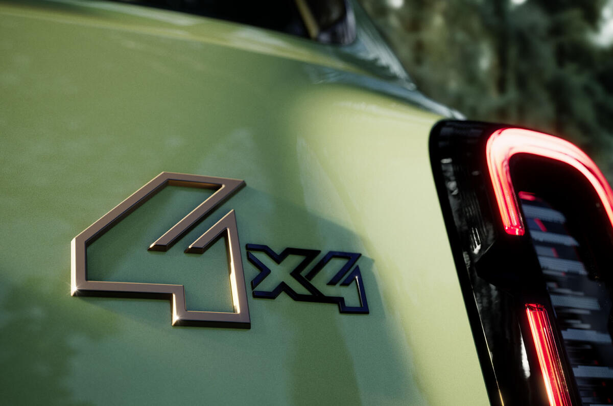 Renault 4 Savane 4x4 concept   4x4 badge Renault 4 Savane 4x4 concept   4x4 badge