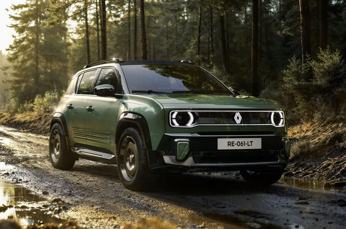 Renault 4 Savane 4x4 concept   front view on muddy track Renault 4 Savane 4x4 concept   front view on muddy track