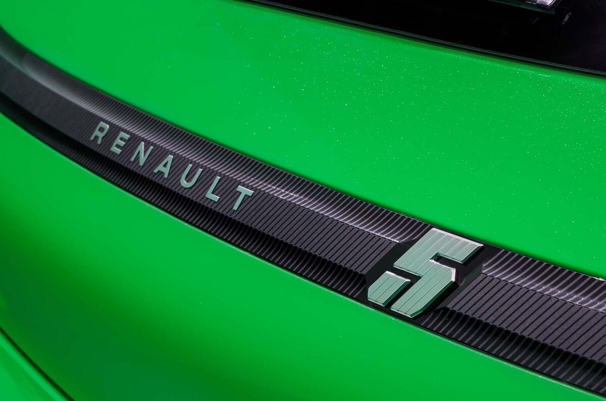 Renault 5 badge Renault 5 badge