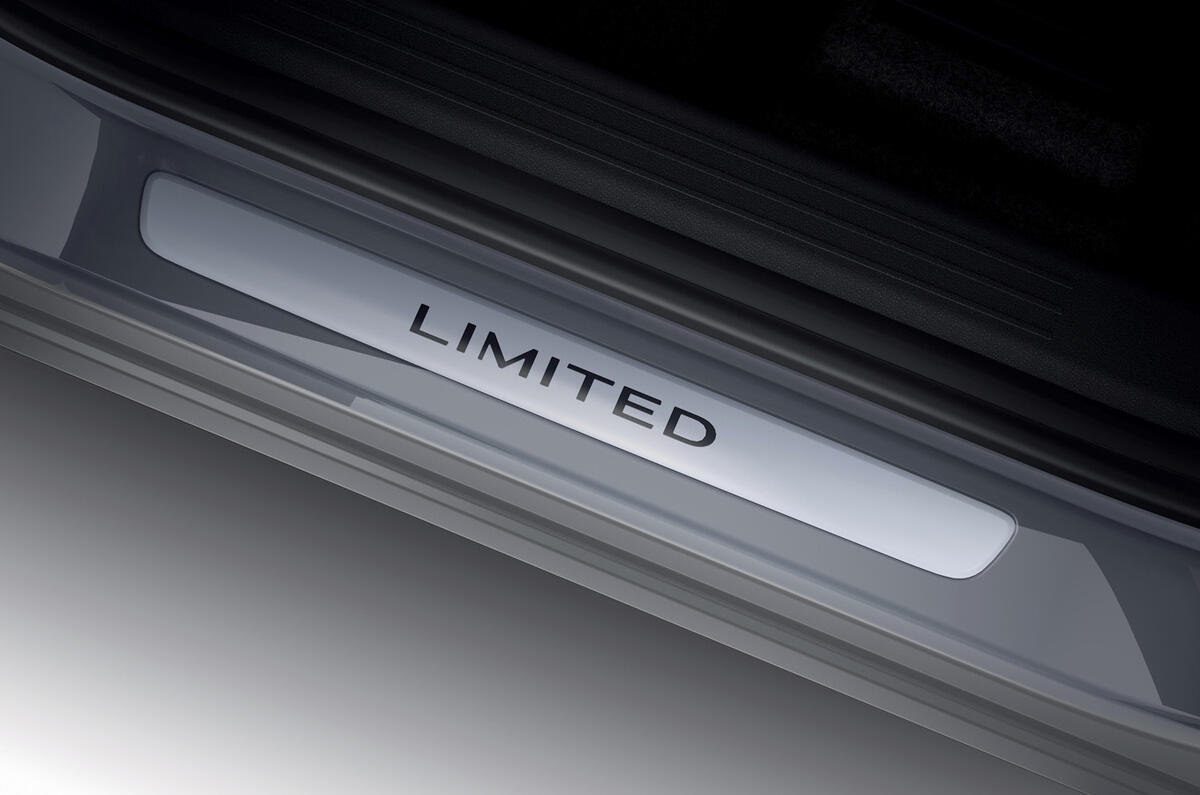 RENAULT CAPTUR SE LIMITED (7)