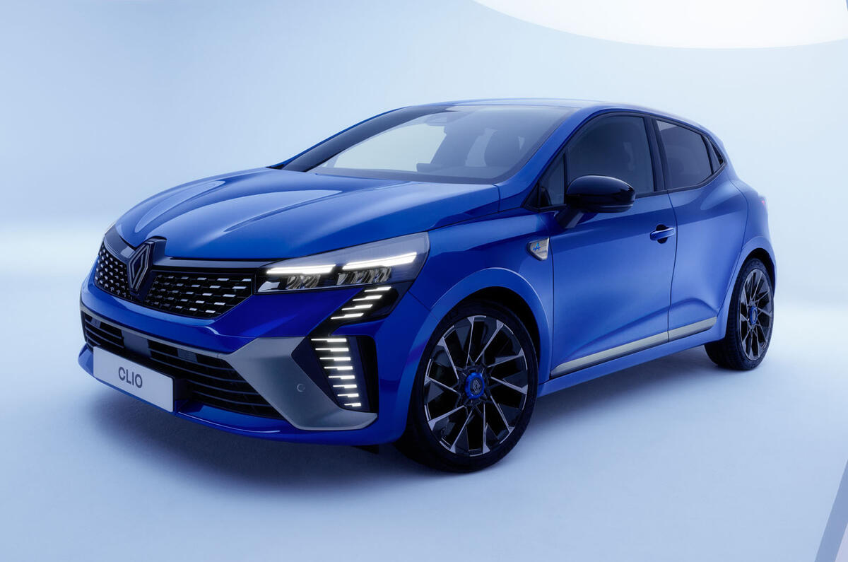 Renault Clio E Tech full hybrid exterior front studio Renault Clio E Tech full hybrid exterior front studio