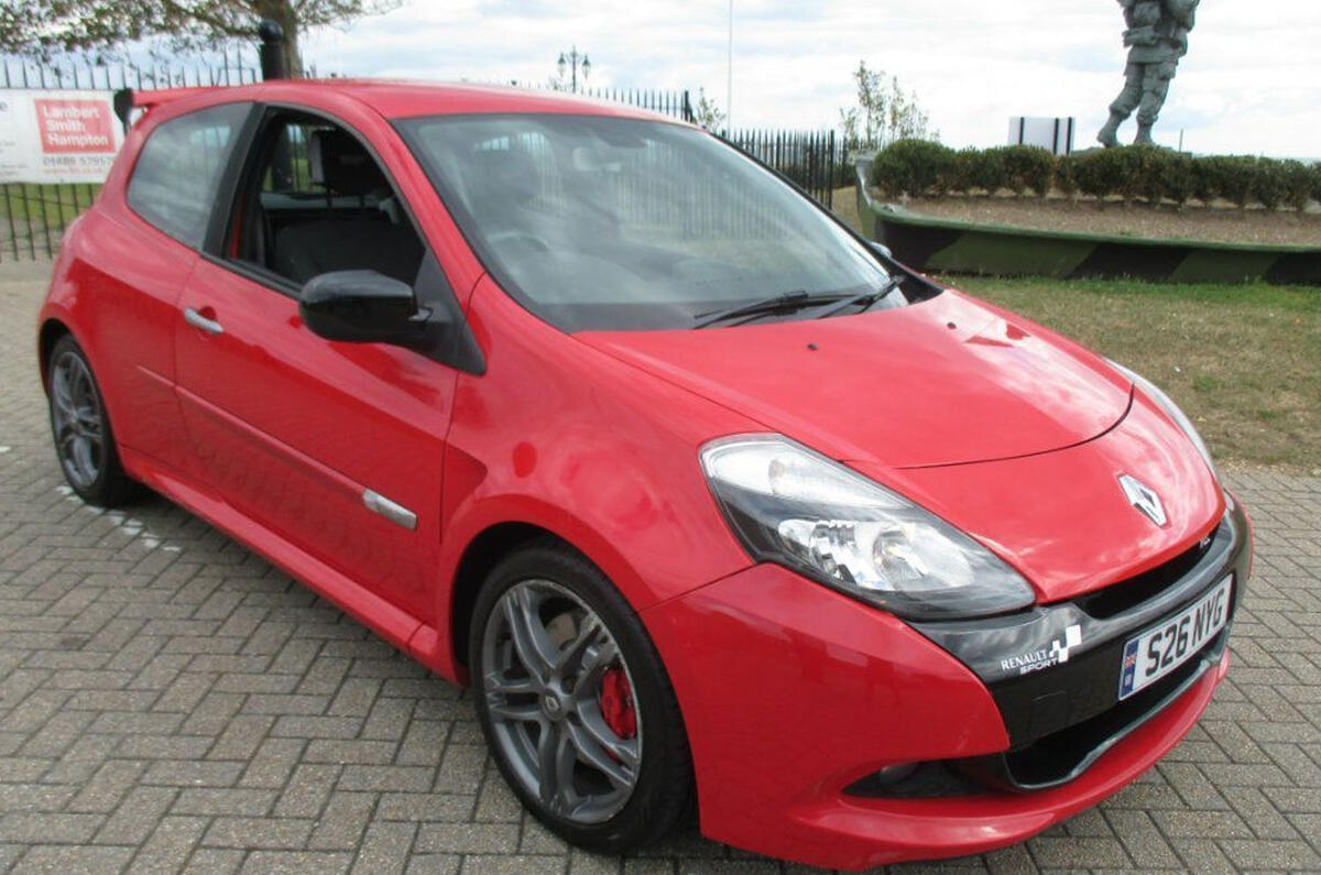 Renault Clio 2.0 VVT 200 RS Renault Clio 2.0 VVT 200 RS