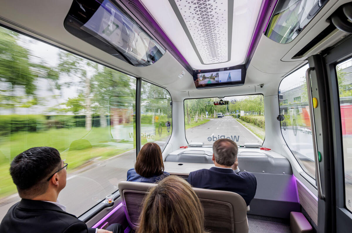 Renault Group   Experimentation Auntonomous Shuttle @Roland Garros 2024 (2) Renault Group   Experimentation Auntonomous Shuttle @Roland Garros 2024 (2)