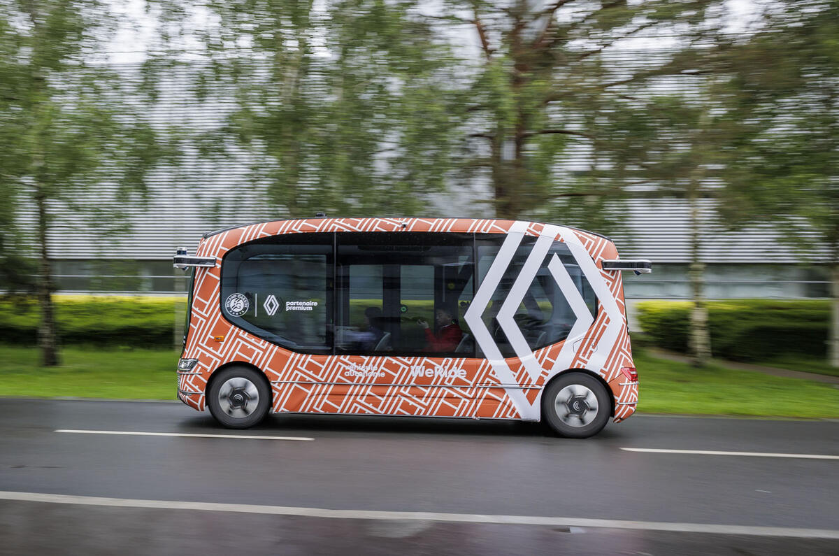 Renault Group   Experimentation Auntonomous Shuttle @Roland Garros 2024 (3) Renault Group   Experimentation Auntonomous Shuttle @Roland Garros 2024 (3)