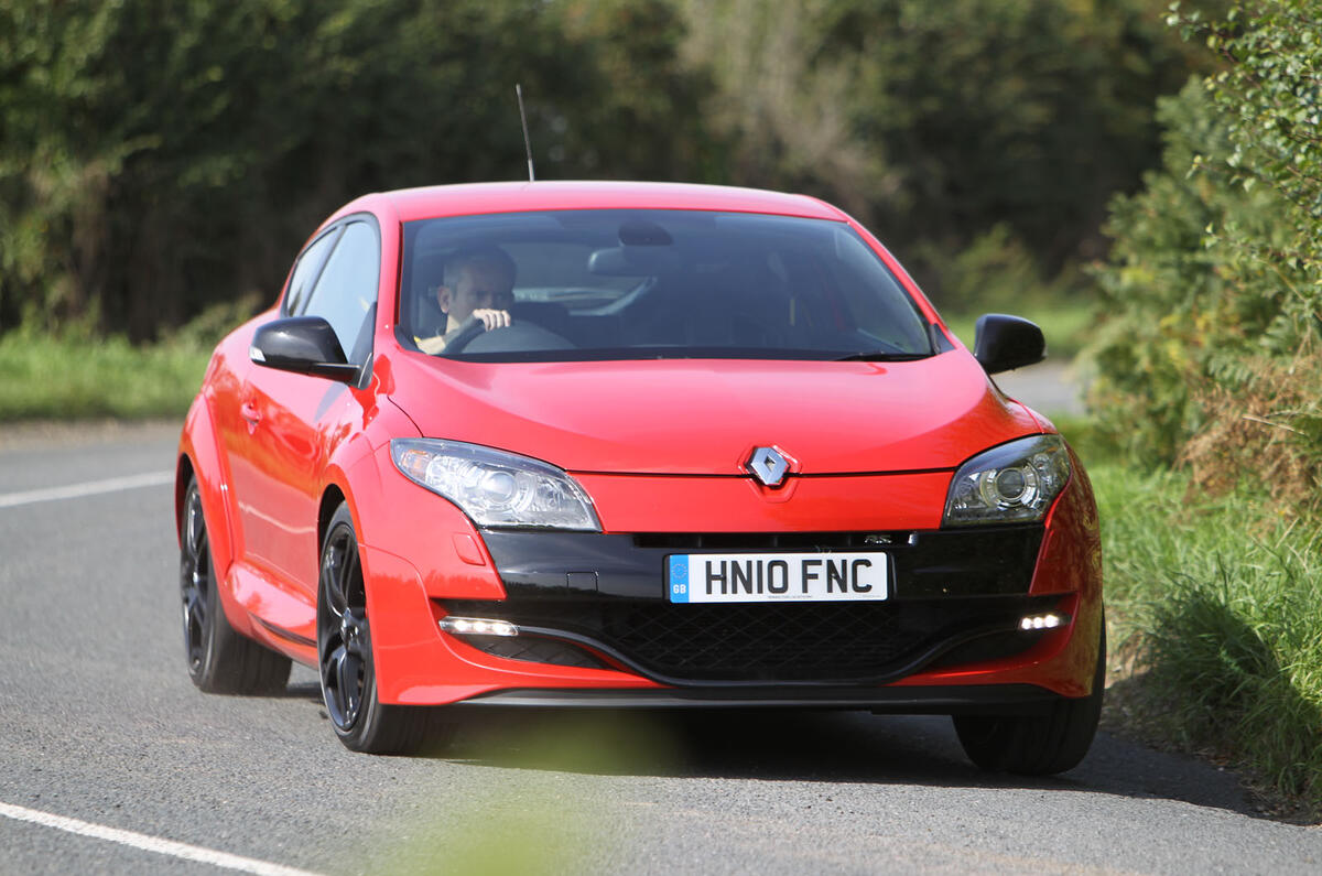 Renault Megane RS 2010 - cornering