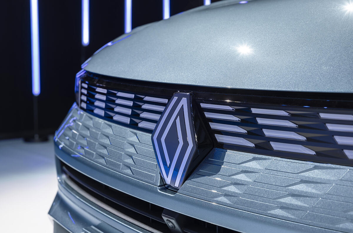 Renault Symbioz front logo Renault Symbioz front logo