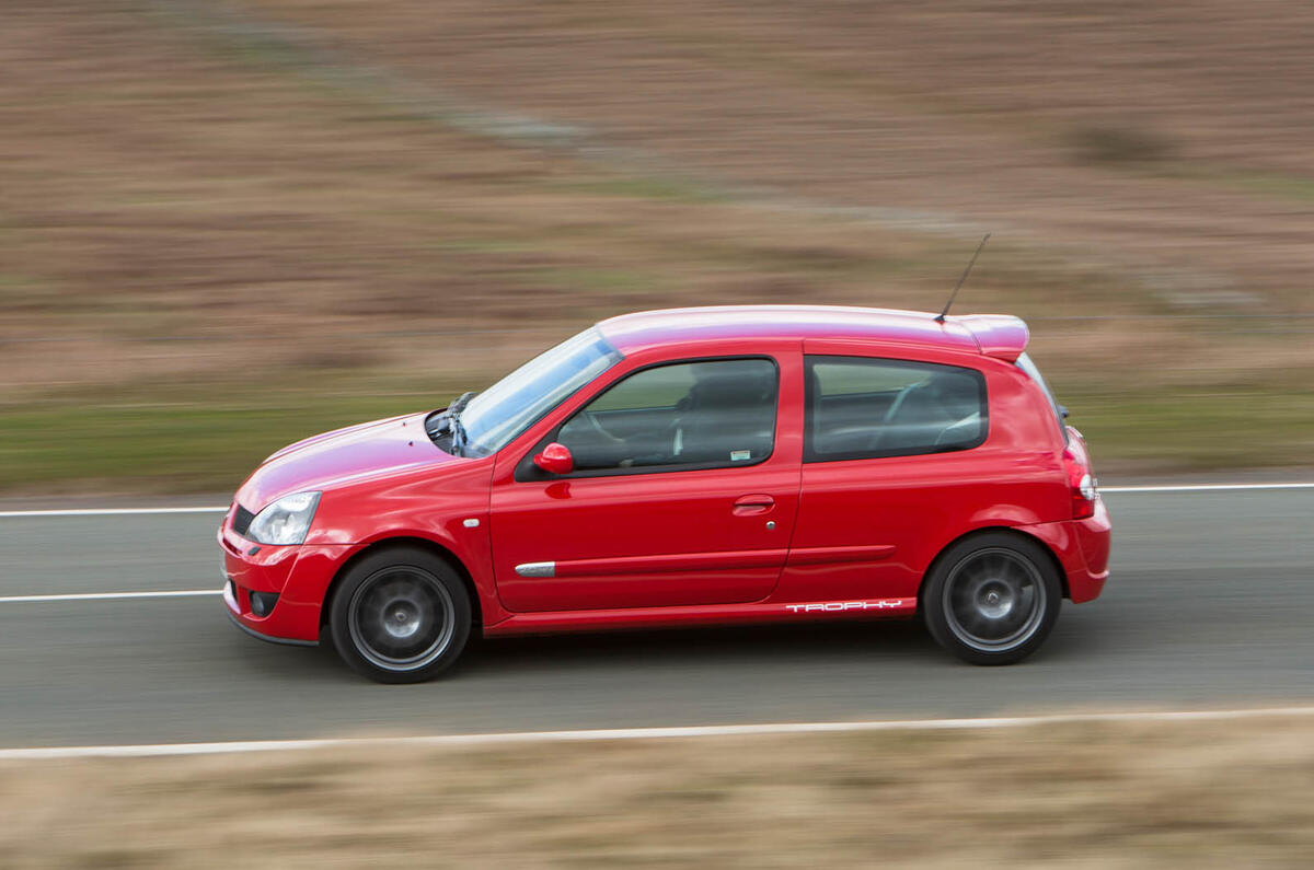 Mégane Trophy-R v Clio Trophy v Sport Spider