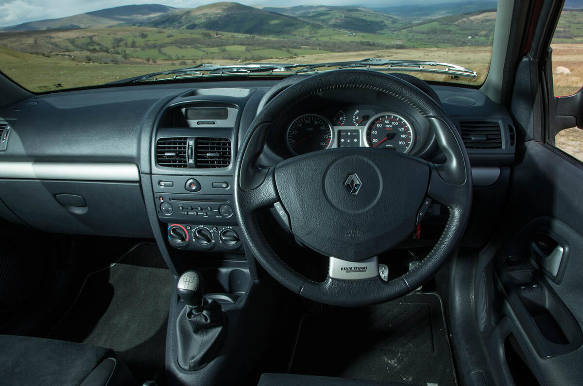 Mégane Trophy-R v Clio Trophy v Sport Spider