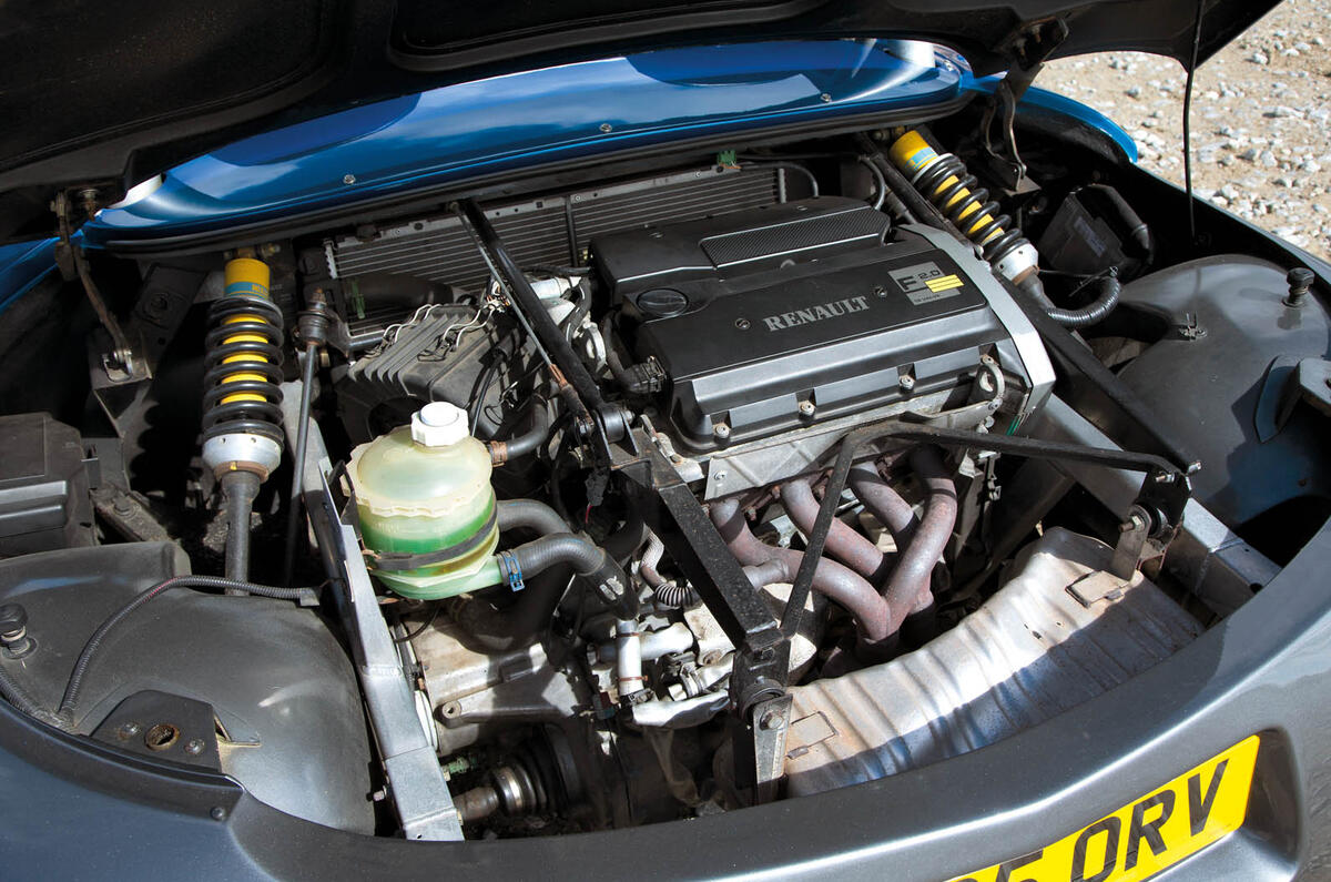 Mégane Trophy-R v Clio Trophy v Sport Spider