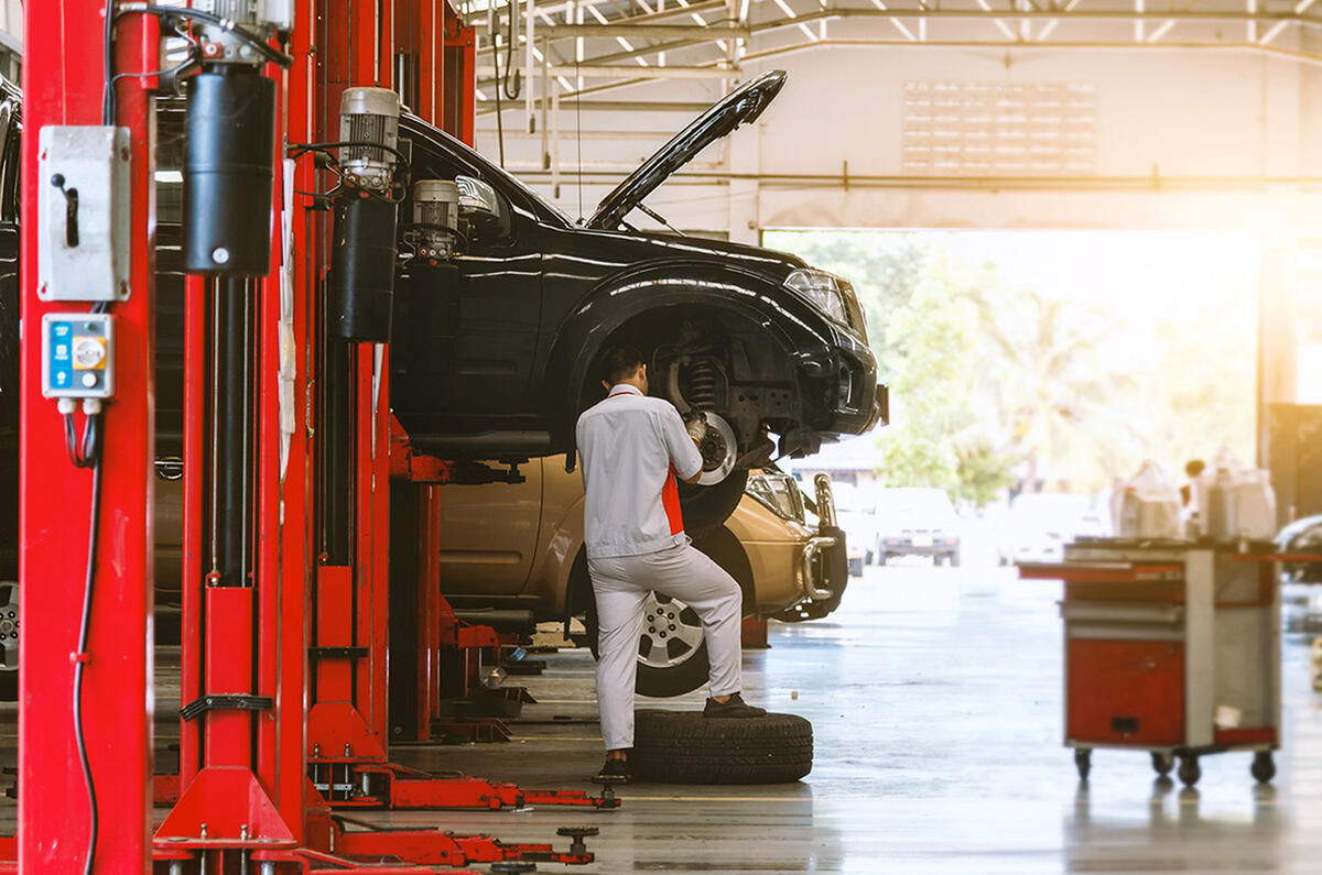 Repair insurance technician