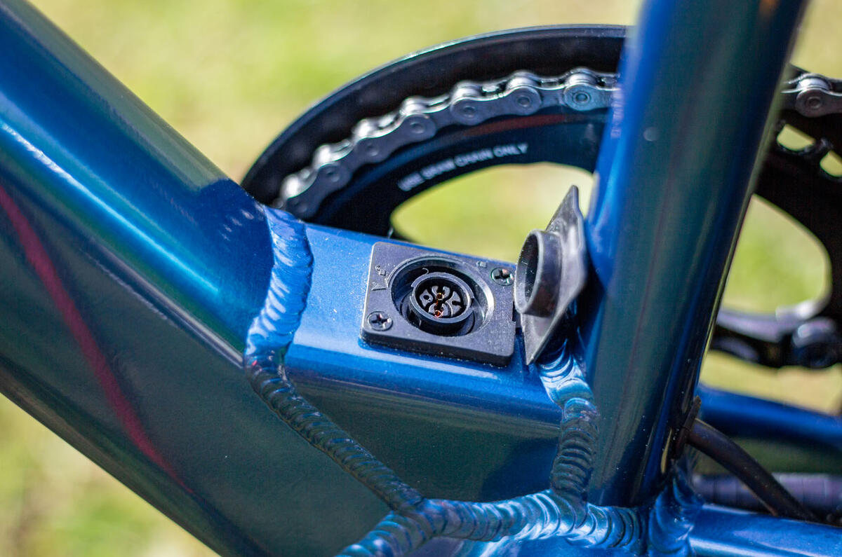 Ribble Hybrid AL e's battery takes a mere 3.5 hours to charge