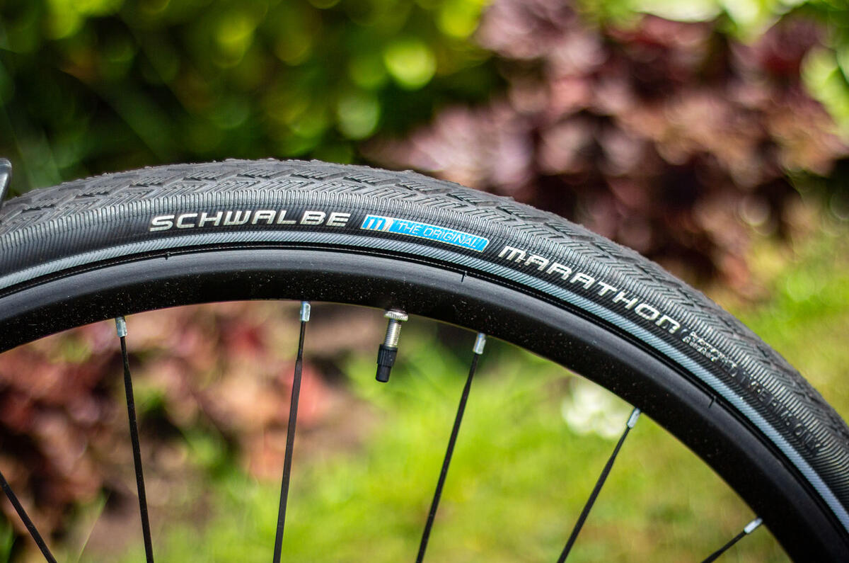  Schwalbe hybrid tyres provide a comfortable ride on the Ribble Hybrid AL e