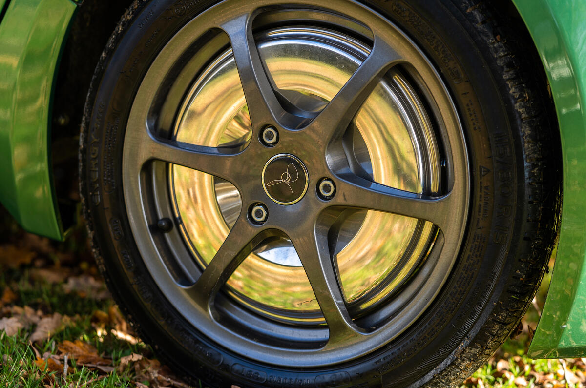 River Simple tyre River Simple tyre