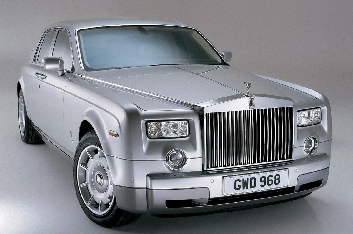 Rolls-Royce Phantom VIII silver