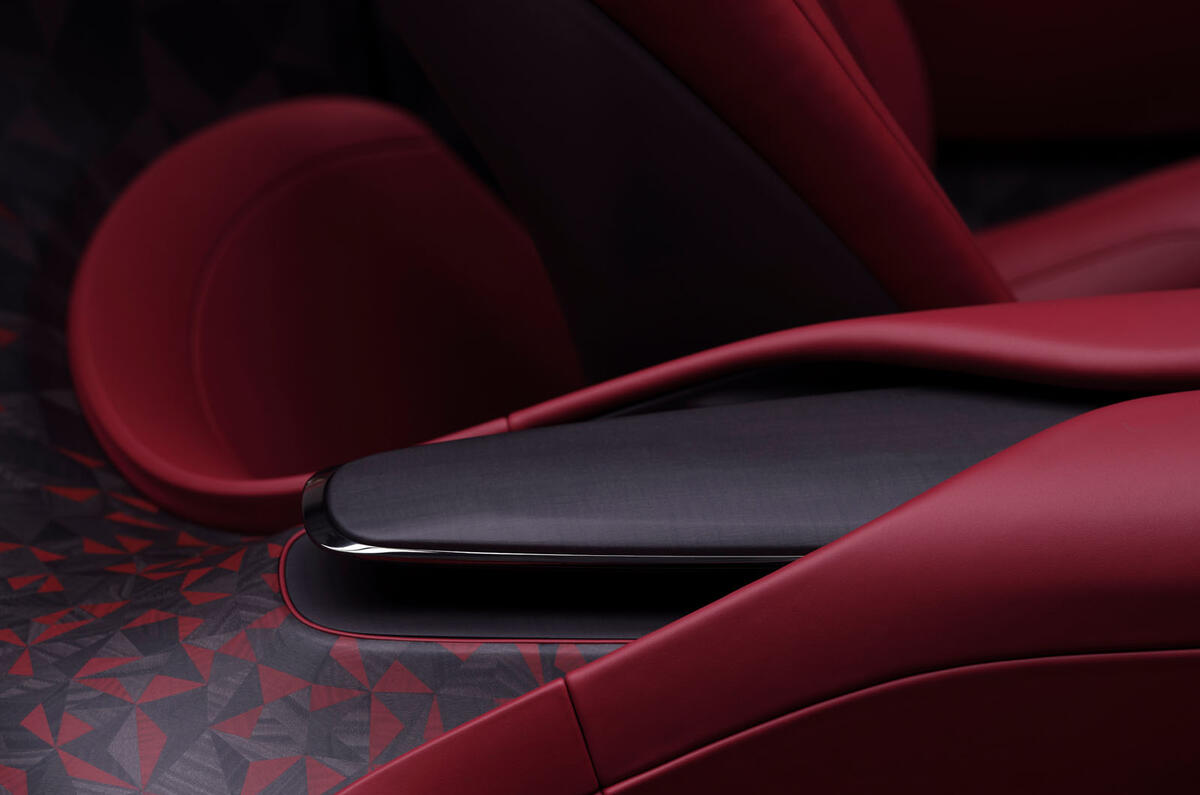 Rolls Royce Drop Tail La Rose Noir centre console Rolls Royce Drop Tail La Rose Noir centre console