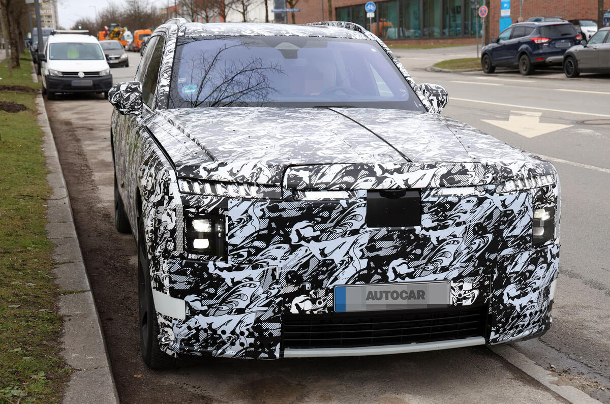 Rolls Royce EV SUV bonnet