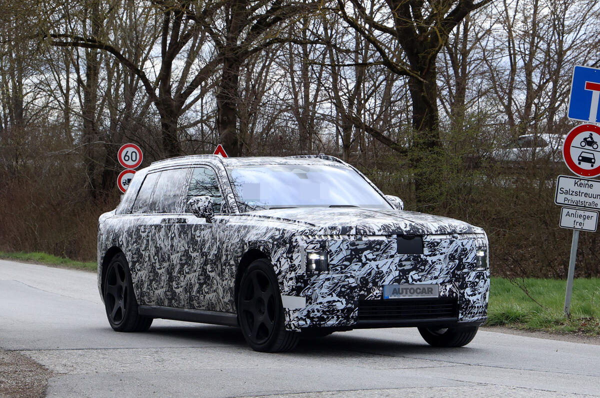 Rolls Royce EV SUV front 3 4