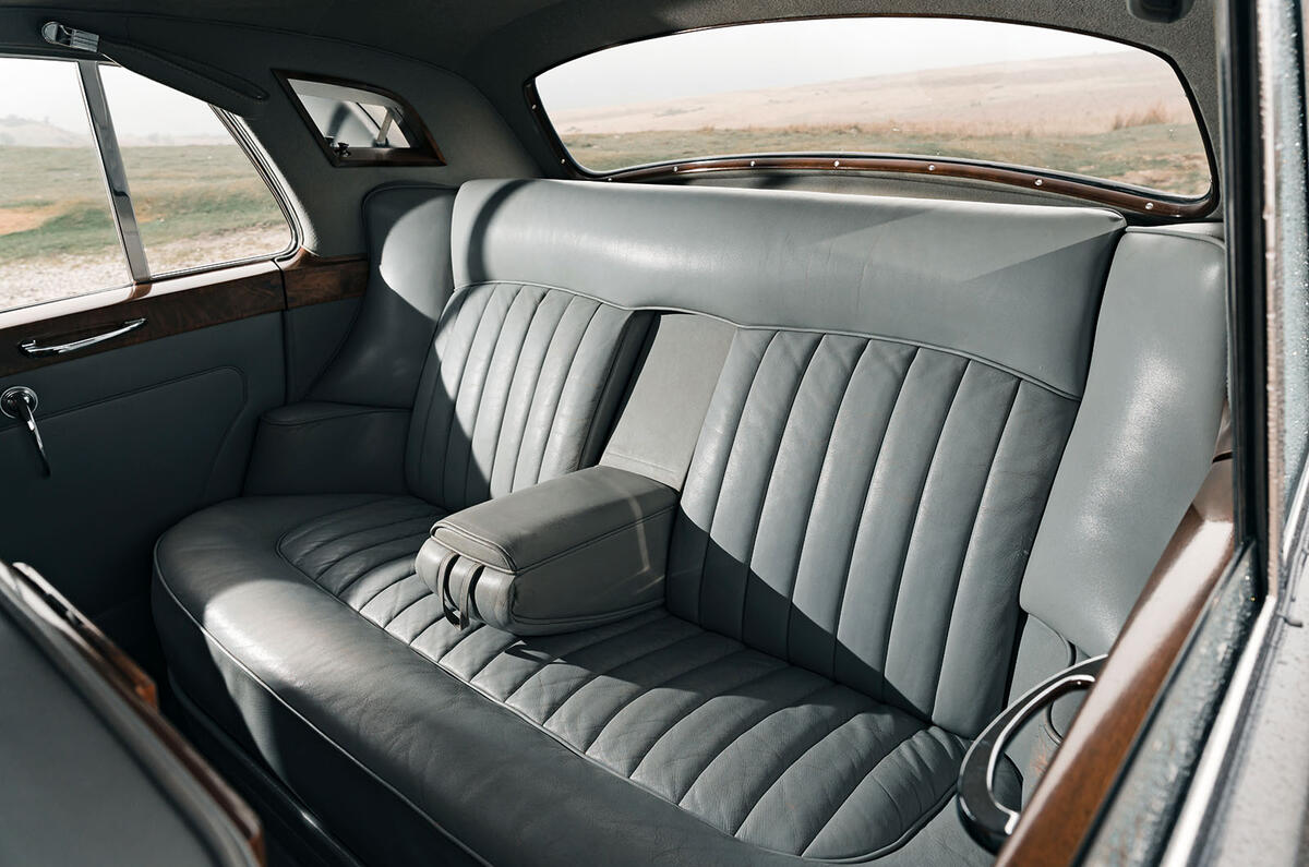Rolls royce silver cloud rear seats Rolls royce silver cloud rear seats