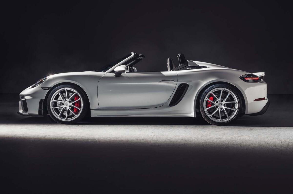 New 2019 Porsche 718 Spyder and GT4 revealed