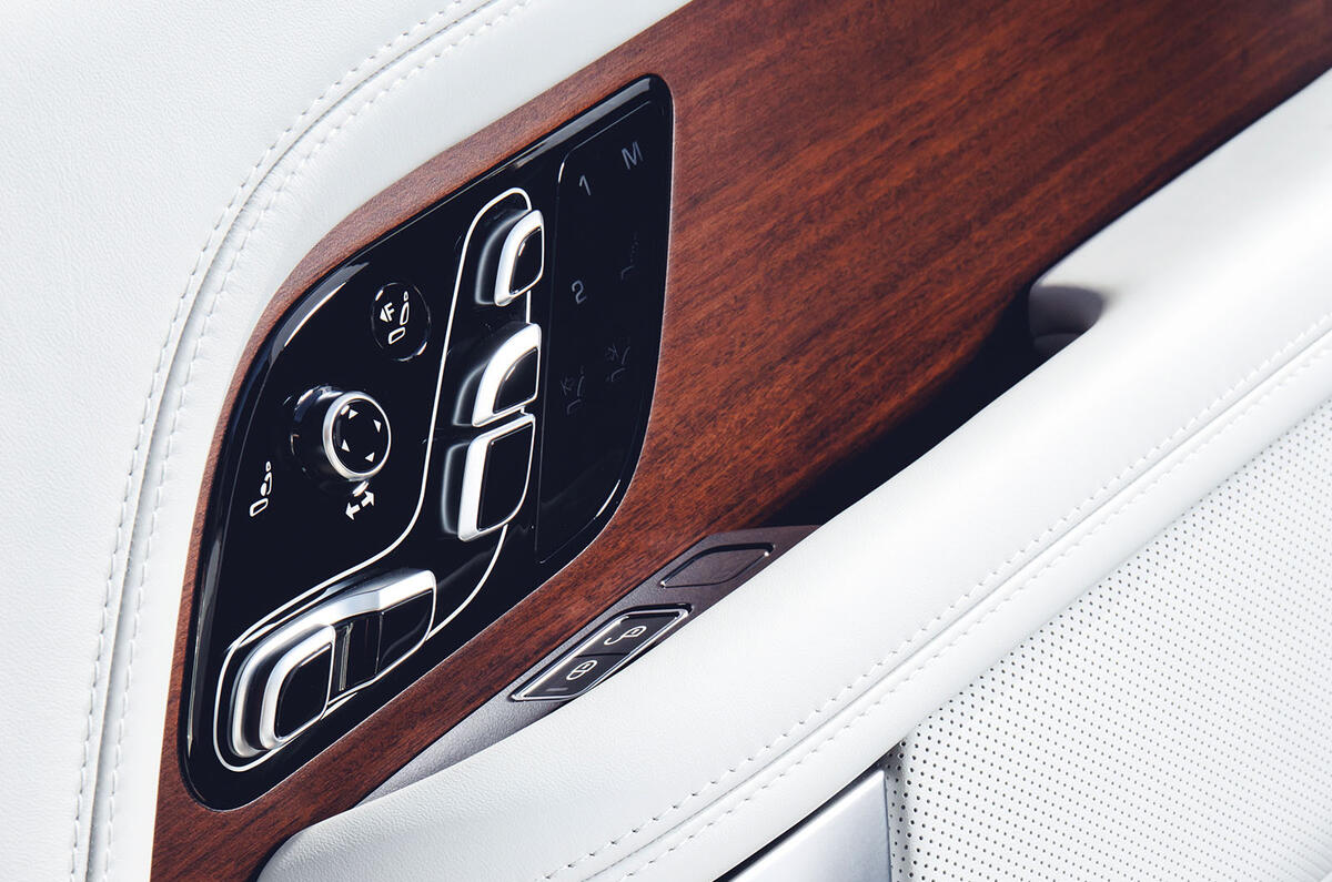 Range Rover SVAutobiography revealed ahead of LA motor show