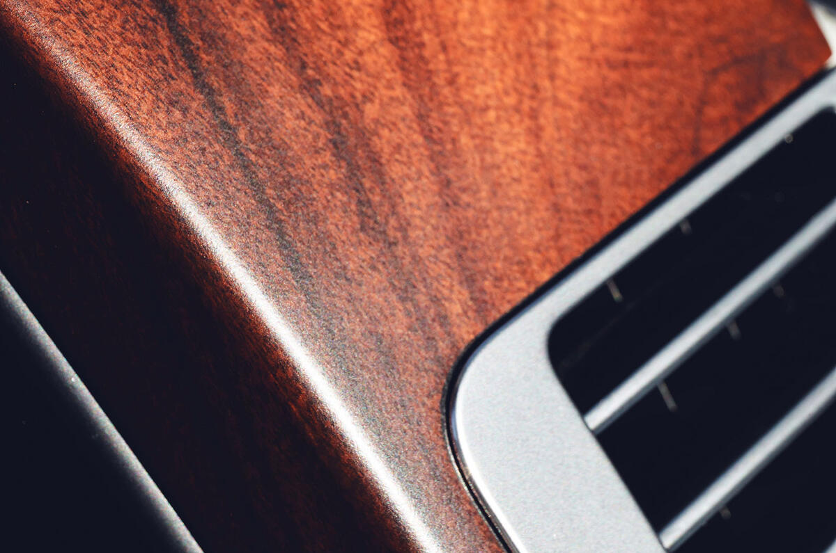 Range Rover SVAutobiography revealed ahead of LA motor show