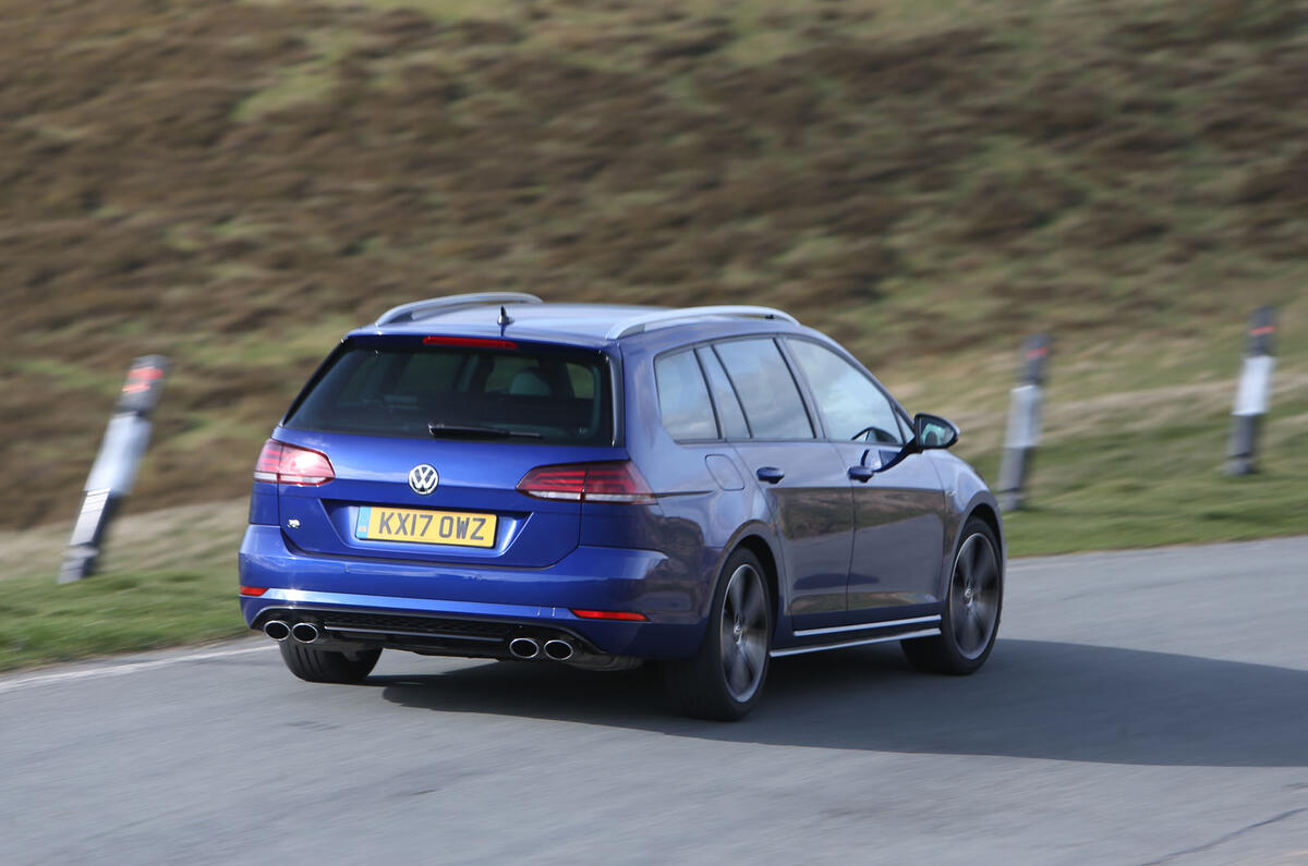 Audi RS2 Avant vs Volkswagen Golf R Estate - comparison
