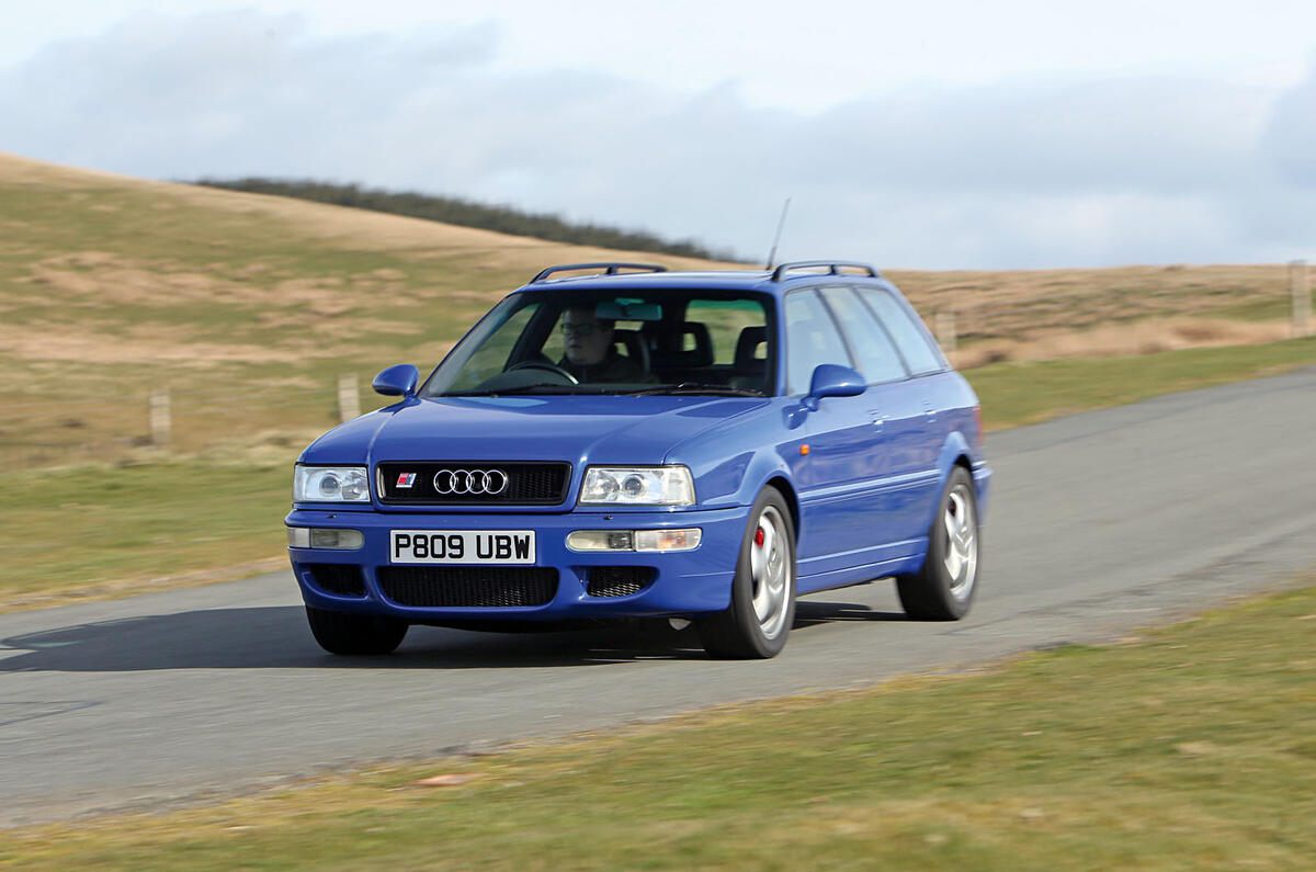 Audi RS2 Avant vs Volkswagen Golf R Estate - comparison