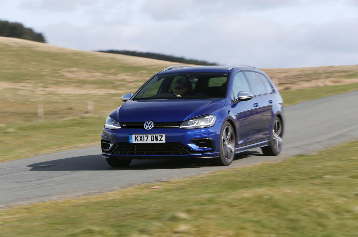 Audi RS2 Avant vs Volkswagen Golf R Estate - comparison