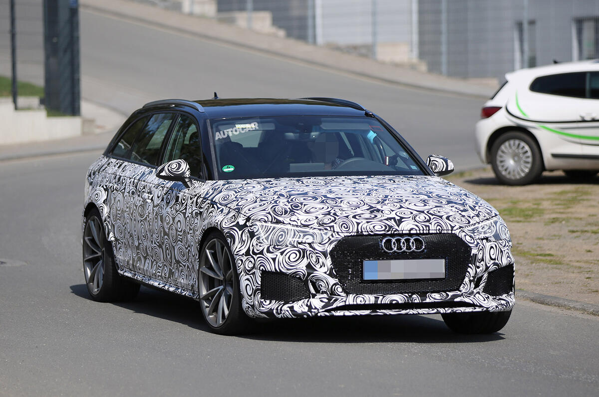 Audi RS4 spy shots