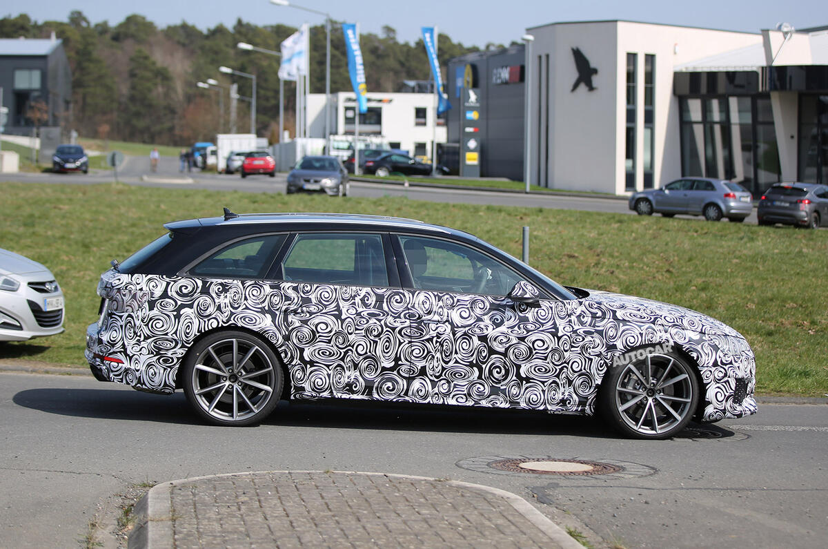 Audi RS4 spy shots