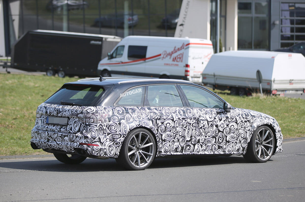 Audi RS4 spy shots