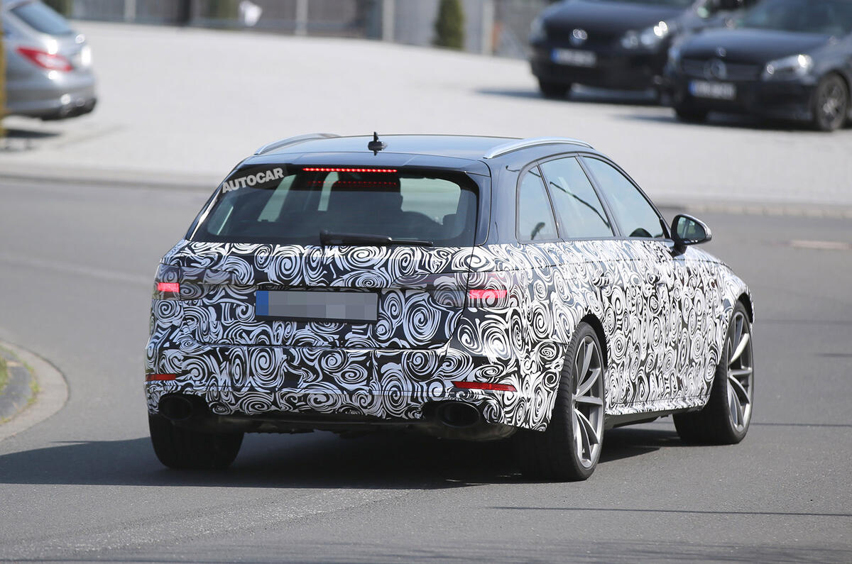 Audi RS4 spy shots