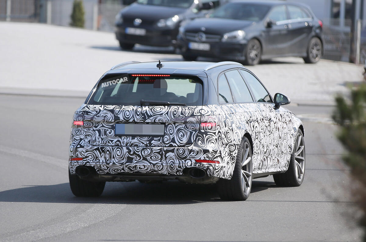 Audi RS4 spy shots