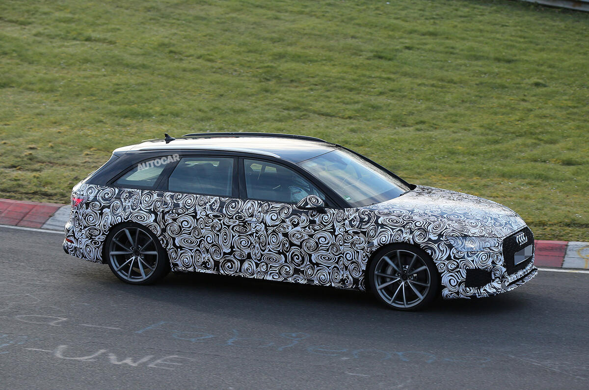 Audi RS4 spy shots